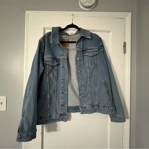 Levi's Blue Jean Jacket Classic Denim Style